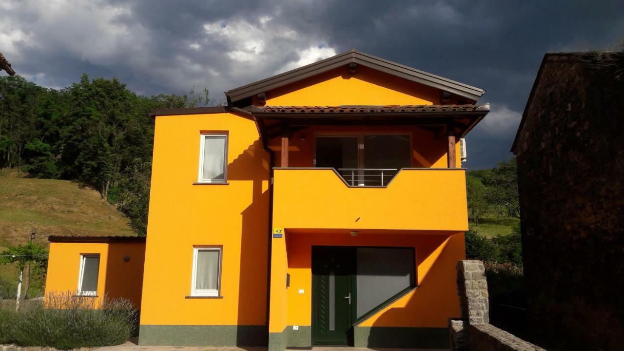 Gasthaus Pocitniska Hisa Dobravlje Exterior foto
